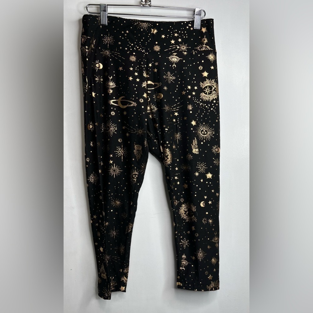 No Boundaries Gold Astrology Capri Leggings